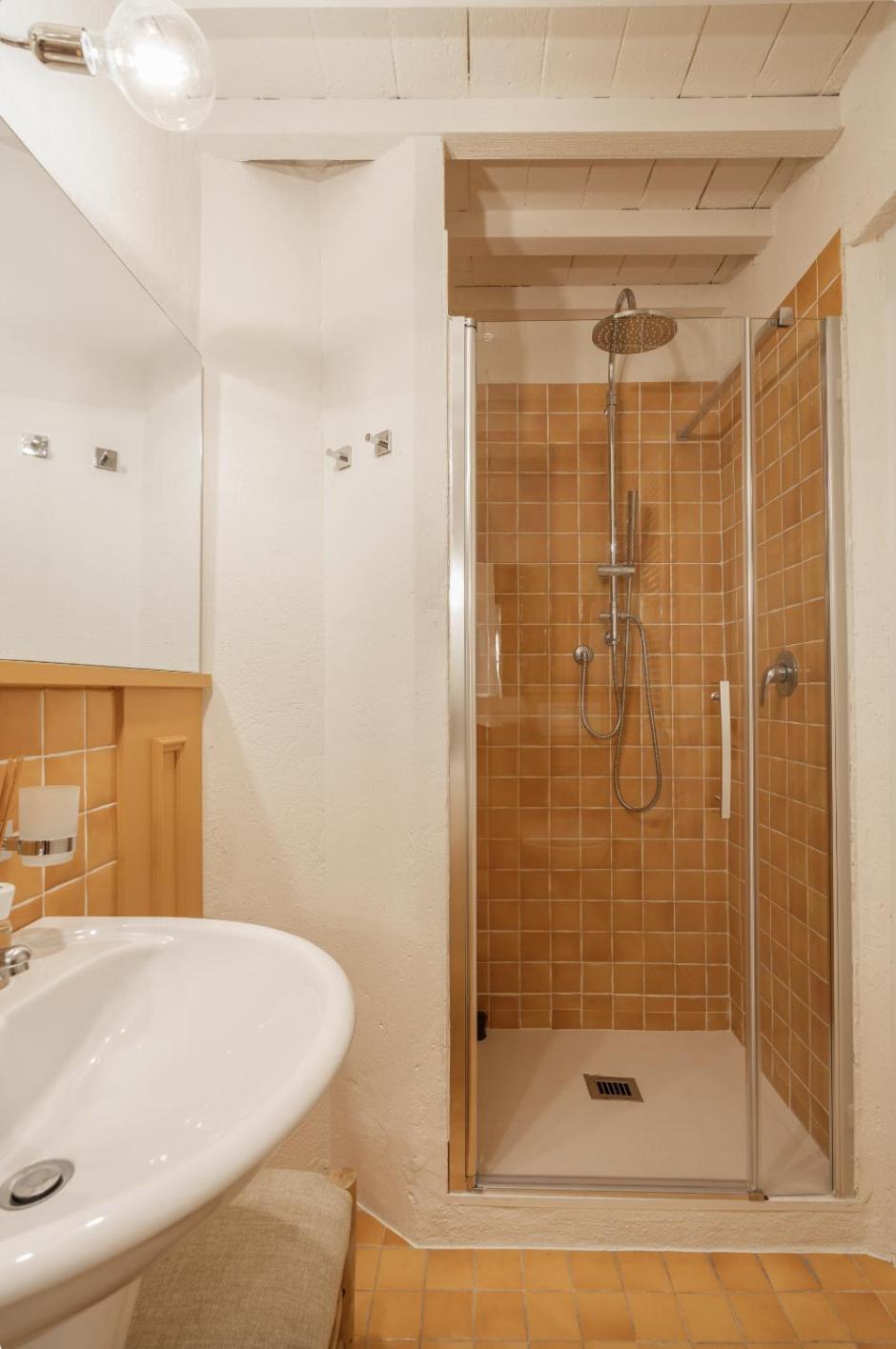 Scarlea Rooms Cecina  Ngoại thất bức ảnh