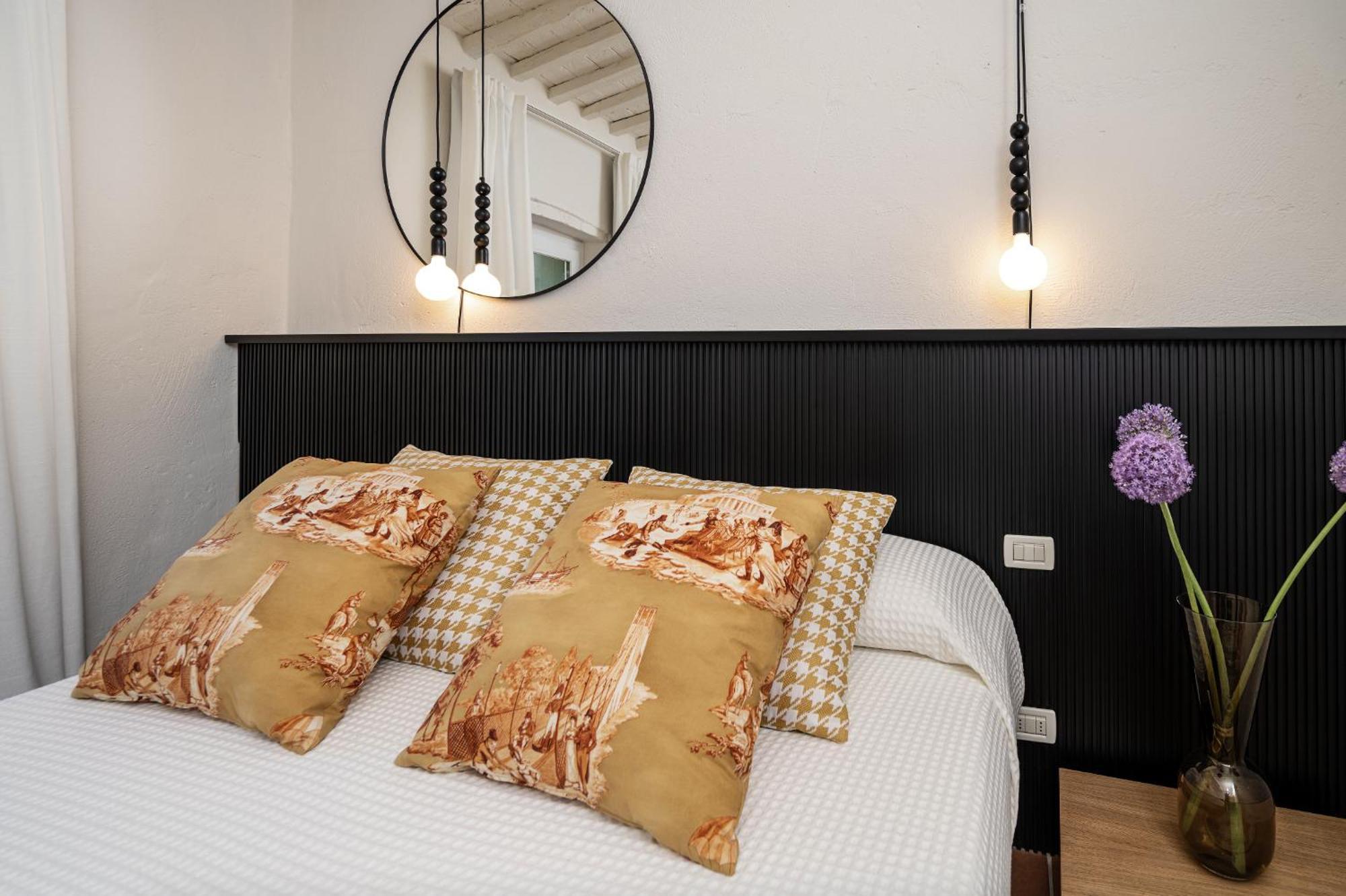 Scarlea Rooms Cecina  Ngoại thất bức ảnh