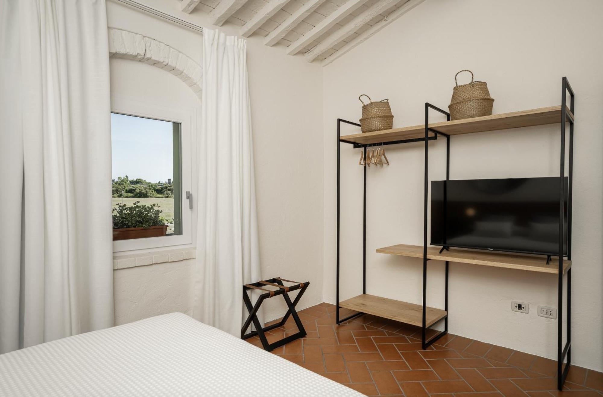 Scarlea Rooms Cecina  Ngoại thất bức ảnh