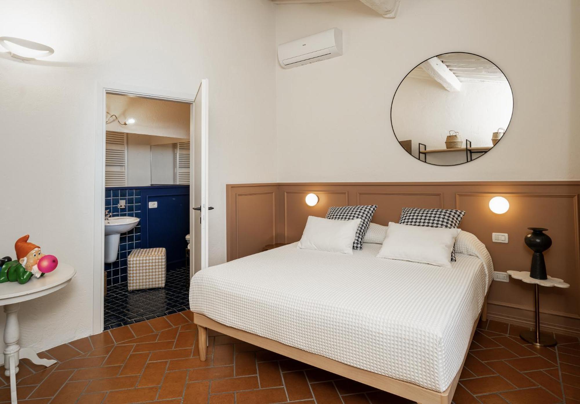 Scarlea Rooms Cecina  Ngoại thất bức ảnh